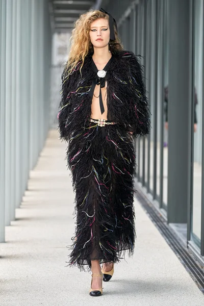 Look 48